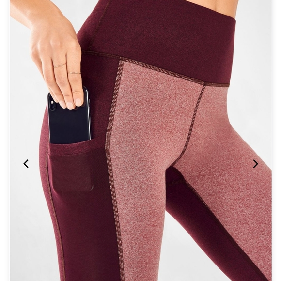 Fabletics High-Waisted Pocket Capri Burgundy/Berry - Picture 5 of 6